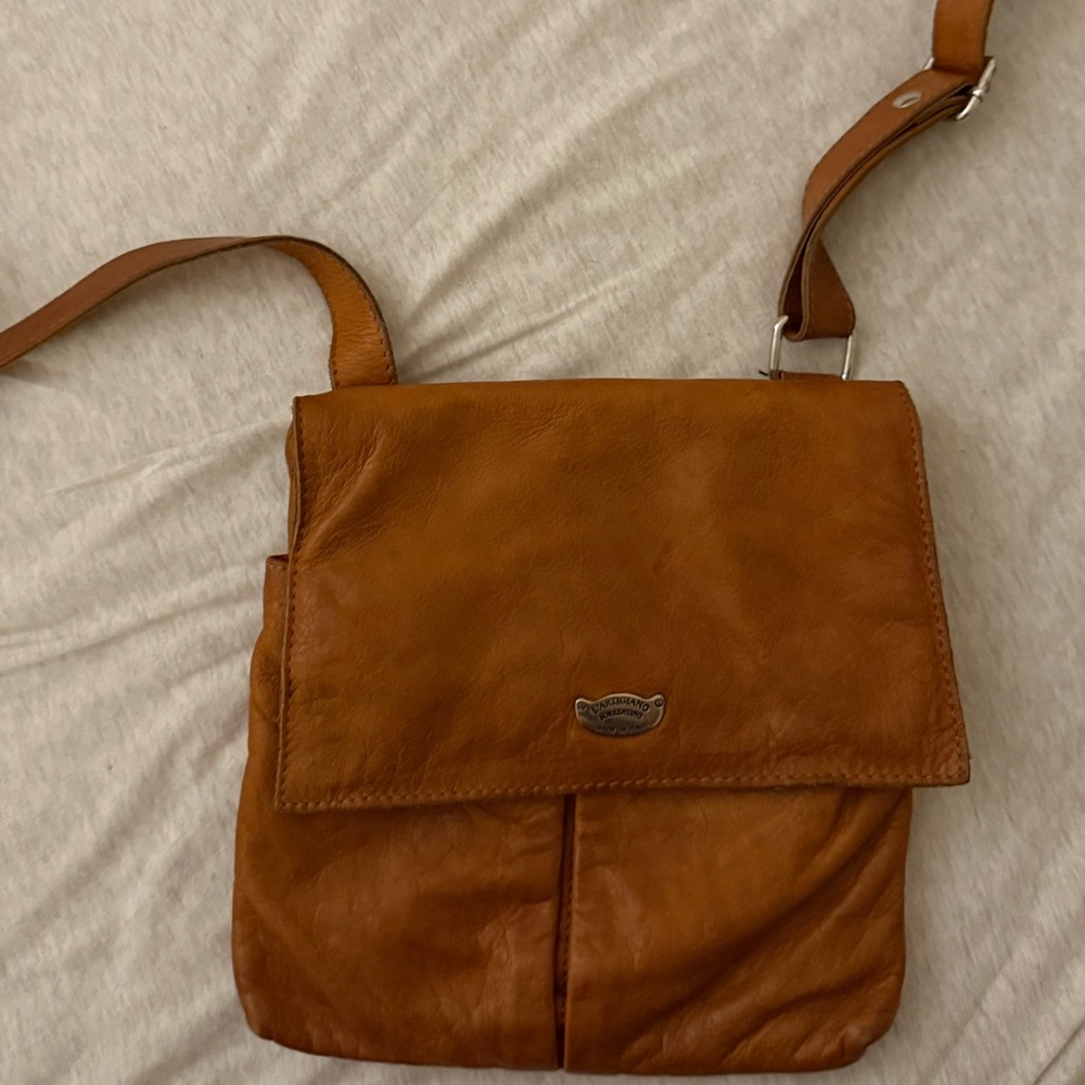 L'ARTIGIANO Sorrentino Italian Leather Crossbody Bag